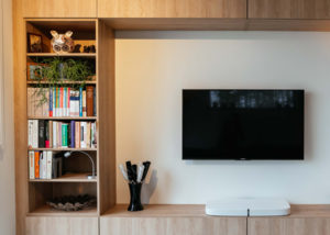 Realisatie maatwerk woonkamer ontwerp en uitvoering tv meubel opbergkast