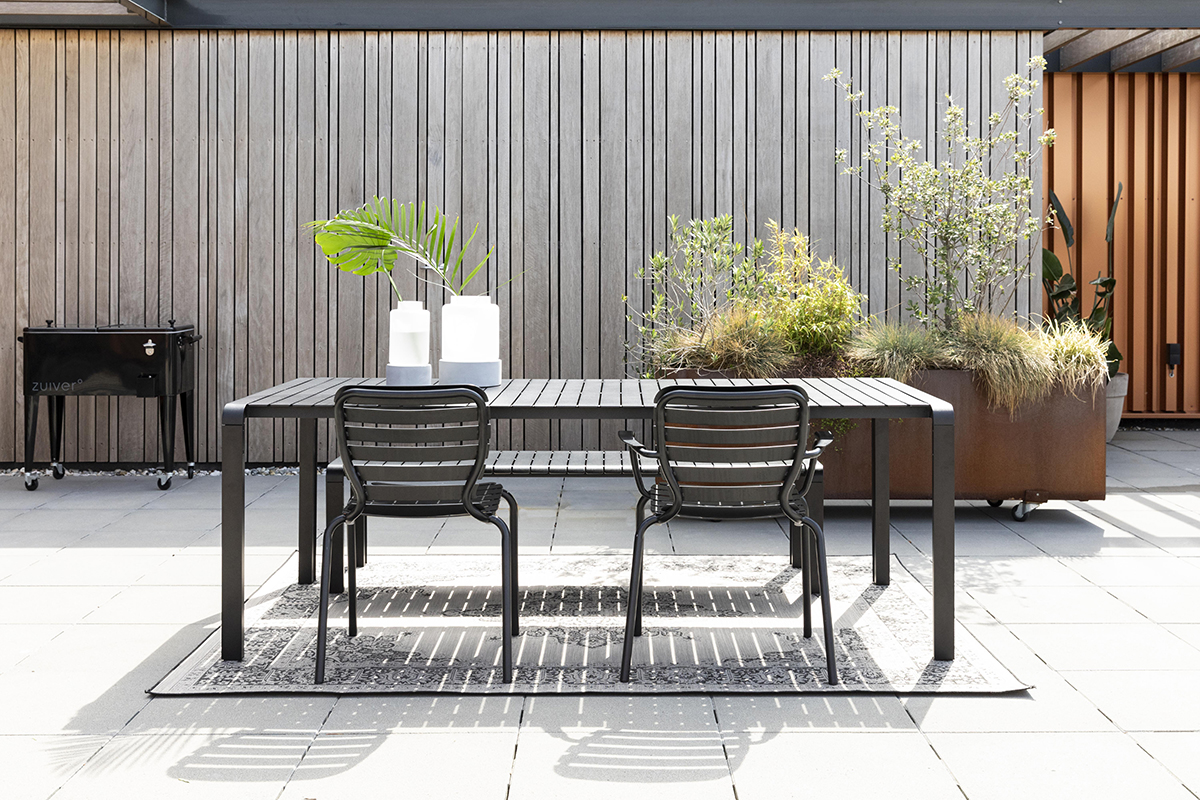 Inspiratie Insight Interieur Outdoor, Zuiver Vondel tafel en stoelen tuinmeubilair