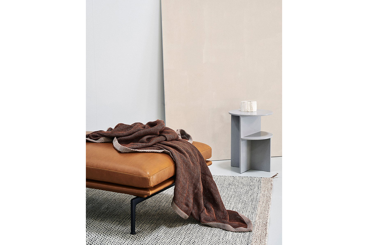 daybed muuto en plaid ripple outline