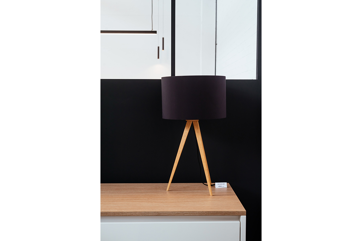 Showroom Insight Zuiver tafellamp hout/zwart